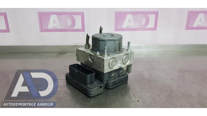 Gebruikte ABS Pomp Peugeot 108 1.2 VTi 12V Prijs € 49,99 Margeregeling aangeboden door Autodemontage Aandijk