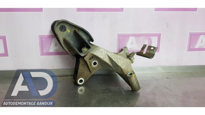 Gebruikte Versnellingsbak Steun Suzuki Swift (ZA/ZC/ZD) 1.2 16V Prijs € 39,99 Margeregeling aangeboden door Autodemontage Aandijk