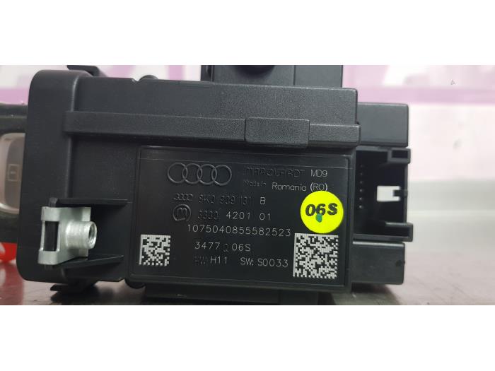 Kontaktslot+Sleutel van een Audi A4 (B8) 2.0 TDI 16V 2009