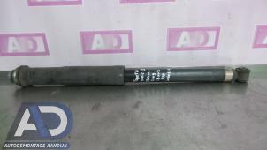 Gebruikte Schokdemper rechts-achter Toyota Yaris II (P9) 1.3 16V VVT-i Prijs € 25,00 Margeregeling aangeboden door Autodemontage Aandijk