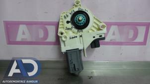 Gebruikte Motor electrisch raam Audi A6 (C6) 2.0 TDI 16V Prijs € 29,99 Margeregeling aangeboden door Autodemontage Aandijk