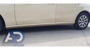 Gebruikte Zijskirt links Mercedes E (W212) E-200 CDI 16V BlueEfficiency,BlueTEC Prijs € 99,50 Margeregeling aangeboden door Autodemontage Aandijk