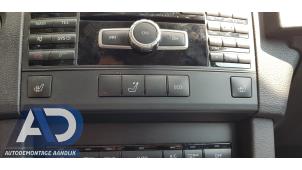 Gebruikte Schakelaar Stoelverwarming Mercedes E (W212) E-200 CDI 16V BlueEfficiency,BlueTEC Prijs € 39,99 Margeregeling aangeboden door Autodemontage Aandijk