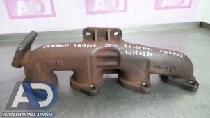 Gebruikte Uitlaatspruitstuk Renault Trafic New (FL) 2.0 dCi 16V 115 Prijs € 69,99 Margeregeling aangeboden door Autodemontage Aandijk