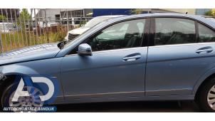 Gebruikte Portier 4Deurs links-voor Mercedes C (W204) 2.2 C-220 CDI 16V BlueEFFICIENCY Prijs € 199,99 Margeregeling aangeboden door Autodemontage Aandijk