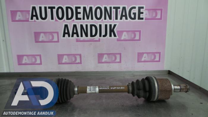 Gebruikte Steekas links-voor Renault Scénic III (JZ) 2.0 dCi 16V Autom. Prijs € 99,99 Margeregeling aangeboden door Autodemontage Aandijk