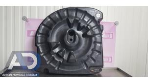 Gebruikte Subwoofer Jaguar XF (CC9) 3.0 D V6 24V Prijs € 100,00 Margeregeling aangeboden door Autodemontage Aandijk