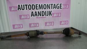 Gebruikte Homokineetas rechts-voor Opel Vivaro 1.9 DTI 16V Prijs € 39,99 Margeregeling aangeboden door Autodemontage Aandijk