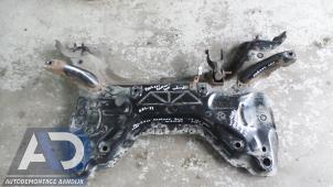 Gebruikte Subframe Peugeot Partner Tepee (7A/B/C/D/E/F/G/J/P/S) 1.6 HDI 90 16V Phase 1 Prijs € 74,99 Margeregeling aangeboden door Autodemontage Aandijk
