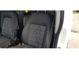 Gebruikte Voorstoel links Fiat Fiorino (225) 1.3 JTD 16V Multijet Prijs € 100,00 Margeregeling aangeboden door Autodemontage Aandijk