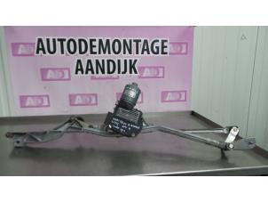 Gebruikte Ruitenwismotor + Mechaniek Mercedes E (W211) 2.7 E-270 CDI 20V Prijs € 49,99 Margeregeling aangeboden door Autodemontage Aandijk