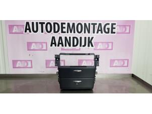 Gebruikte Asbak voor Kia Sorento I (JC) 2.5 CRDi 16V VGT Prijs € 30,00 Margeregeling aangeboden door Autodemontage Aandijk