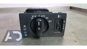 Gebruikte Licht Schakelaar Mercedes B (W245) 2.0 B-180 CDI 16V Prijs € 40,00 Margeregeling aangeboden door Autodemontage Aandijk