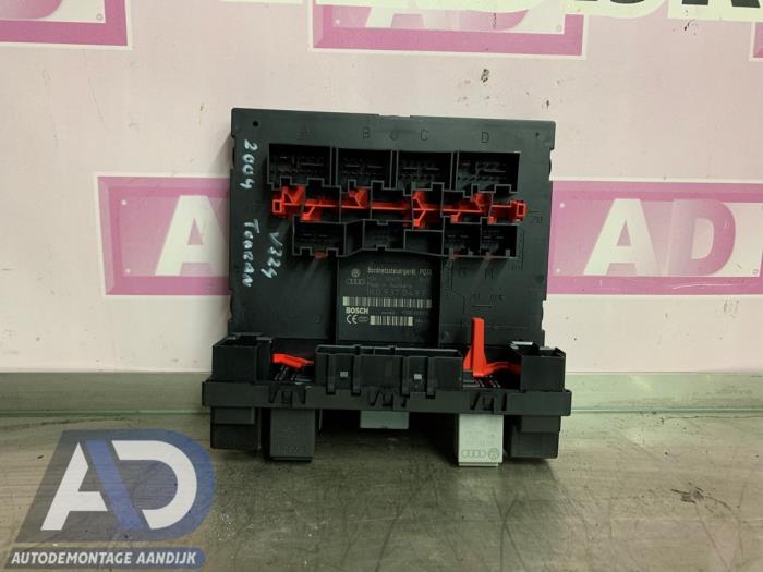 Computer Body Control van een Volkswagen Touran (1T1/T2) 1.6 FSI 16V 2004