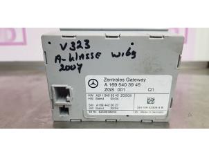 Gebruikte Gateway module Mercedes A (W169) 2.0 A-180 CDI 16V 3-Drs. Prijs € 29,99 Margeregeling aangeboden door Autodemontage Aandijk