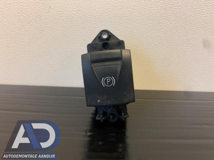 Gebruikte Handrem schakelaar Renault Scénic III (JZ) 2.0 dCi 16V Autom. Prijs € 19,99 Margeregeling aangeboden door Autodemontage Aandijk