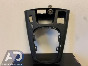 Gebruikte Middenconsoles Renault Scénic III (JZ) 2.0 dCi 16V Autom. Prijs € 39,99 Margeregeling aangeboden door Autodemontage Aandijk