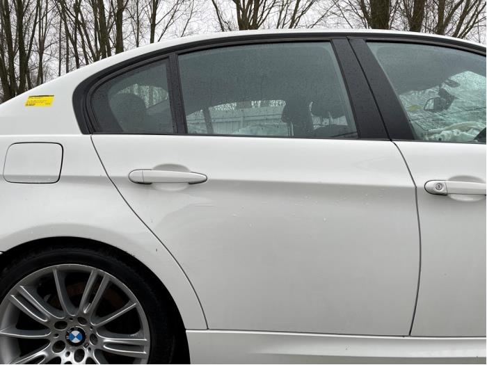 Portier 4Deurs rechts-achter van een BMW 3 serie (E90) 320d 16V Corporate Lease 2011