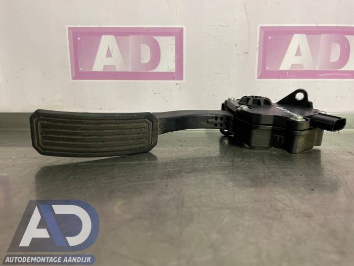 Gebruikte Gaspedaalpositie Sensor Toyota RAV4 (A3) 2.2 D-4D 16V 4x4 Prijs € 49,99 Margeregeling aangeboden door Autodemontage Aandijk