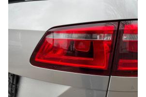 Gebruikte Achterlicht rechts Volkswagen Golf Sportsvan (AUVS) 2.0 TDI 150 16V Prijs € 39,99 Margeregeling aangeboden door Autodemontage Aandijk