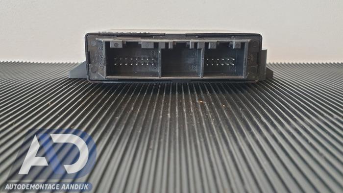 PDC Module van een Jaguar XF (CC9) 3.0 D V6 24V 2010