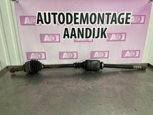 Gebruikte Homokineetas rechts-voor Opel Vivaro 1.9 DTI 16V Prijs € 39,99 Margeregeling aangeboden door Autodemontage Aandijk