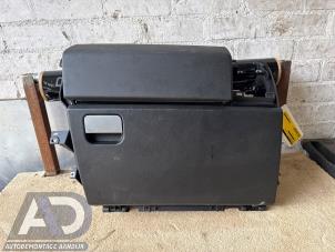 Gebruikte Dashboardkastje Landrover Range Rover Sport (LS) 3.6 TDV8 32V Prijs € 74,99 Margeregeling aangeboden door Autodemontage Aandijk