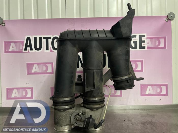 Gebruikte Inlaatspruitstuk Opel Omega B (25/26/27) 3.0 V6 24V Prijs € 49,99 Margeregeling aangeboden door Autodemontage Aandijk