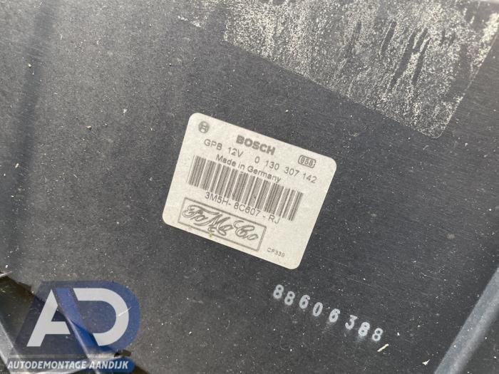 Bumperframe voor van een Ford C-Max (DM2) 1.6 TDCi 16V 109 2008