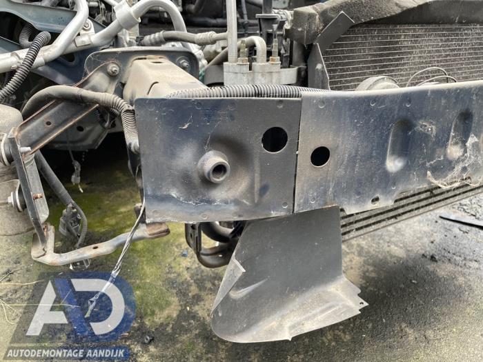 Bumperframe voor van een Ford C-Max (DM2) 1.6 TDCi 16V 109 2008
