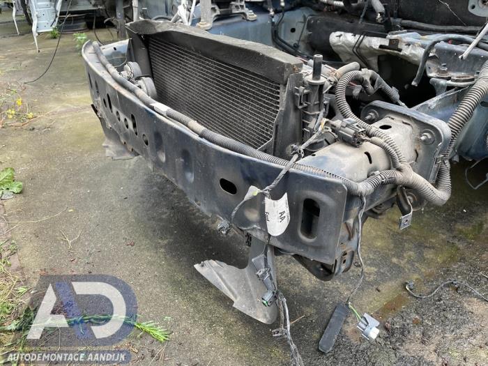 Bumperframe voor van een Ford C-Max (DM2) 1.6 TDCi 16V 109 2008