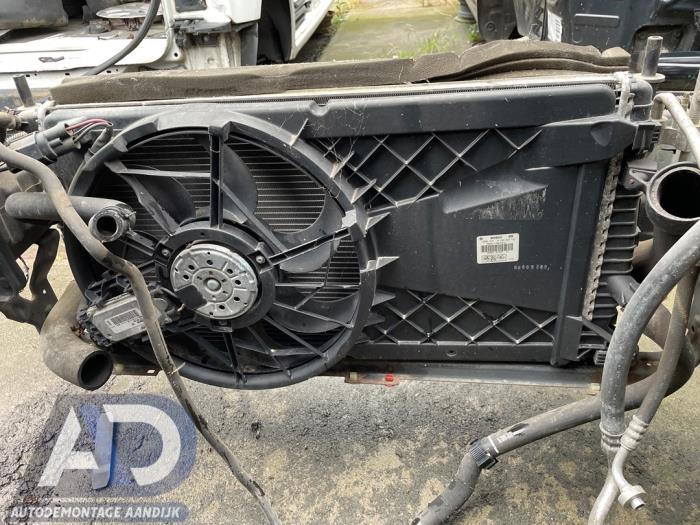 Bumperframe voor van een Ford C-Max (DM2) 1.6 TDCi 16V 109 2008