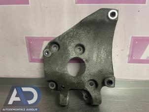 Gebruikte Dynamosteun onder Ford C-Max (DXA) 1.6 TDCi 16V Prijs € 19,99 Margeregeling aangeboden door Autodemontage Aandijk