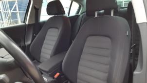 Gebruikte Armleuning Volkswagen Passat (3C2) 2.0 TDI 16V 170 Prijs € 74,99 Margeregeling aangeboden door Autodemontage Aandijk