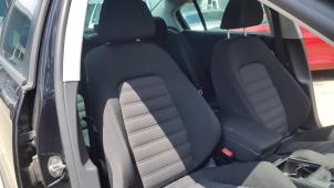 Gebruikte Voorstoel rechts Volkswagen Passat (3C2) 2.0 TDI 16V 170 Prijs € 125,00 Margeregeling aangeboden door Autodemontage Aandijk