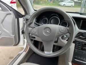 Gebruikte Stuurwiel Mercedes E (C207) E-350 CGI V6 24V Prijs € 139,99 Margeregeling aangeboden door Autodemontage Aandijk