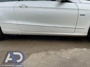Gebruikte Sideskirt rechts Mercedes E (C207) E-350 CGI V6 24V Prijs € 99,99 Margeregeling aangeboden door Autodemontage Aandijk