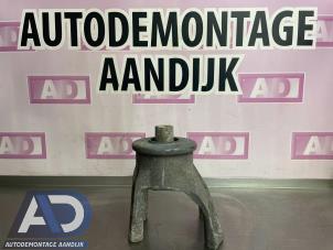 Gebruikte Motorsteun Volkswagen Transporter T5 2.5 TDi PF Prijs € 29,99 Margeregeling aangeboden door Autodemontage Aandijk