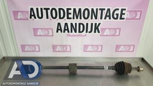 Gebruikte Homokineetas rechts-voor Opel Corsa D 1.2 16V Prijs € 34,99 Margeregeling aangeboden door Autodemontage Aandijk