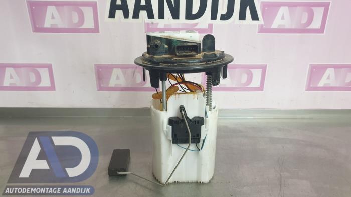 Gebruikte Tank element Pomp Citroen C3 (SX/SW) 1.2 12V e-THP PureTech 110 Prijs € 124,99 Margeregeling aangeboden door Autodemontage Aandijk