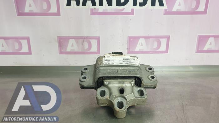 Gebruikte Versnellingsbak Steun Volkswagen Scirocco (137/13AD) 2.0 TSI 16V Prijs € 29,99 Margeregeling aangeboden door Autodemontage Aandijk