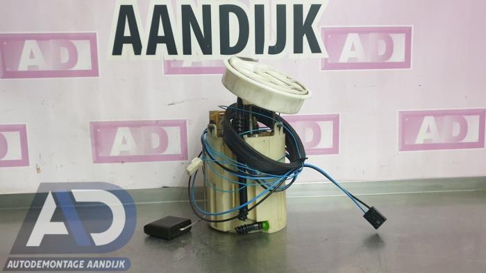 Gebruikte Tank element Pomp Mercedes E (W211) 3.2 E-320 CDI 24V Prijs € 39,99 Margeregeling aangeboden door Autodemontage Aandijk