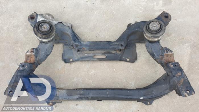 Gebruikte Subframe Mercedes E (W211) 3.2 E-320 CDI 24V Prijs € 99,99 Margeregeling aangeboden door Autodemontage Aandijk