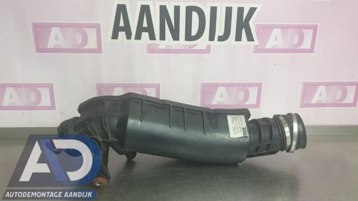 Gebruikte Intercooler Buis Mercedes C (W203) 1.8 C-180K 16V Prijs € 44,99 Margeregeling aangeboden door Autodemontage Aandijk