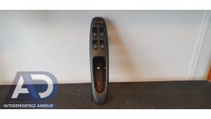 Gebruikte Combischakelaar ramen Alfa Romeo 156 (932) 1.6 Twin Spark 16V Prijs € 24,99 Margeregeling aangeboden door Autodemontage Aandijk