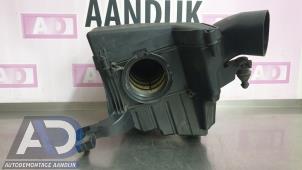 Gebruikte Luchtfilterhuis Ford Focus 3 1.0 Ti-VCT EcoBoost 12V 100 Prijs € 29,99 Margeregeling aangeboden door Autodemontage Aandijk