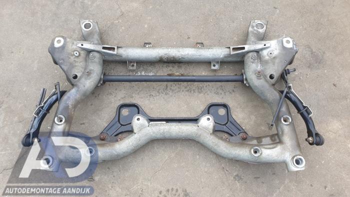 Gebruikte Subframe Mercedes E (C207) E-350 CGI V6 24V Prijs € 199,99 Margeregeling aangeboden door Autodemontage Aandijk