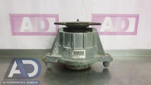 Gebruikte Motorsteun Mercedes E (C207) E-350 CGI V6 24V Prijs € 34,99 Margeregeling aangeboden door Autodemontage Aandijk