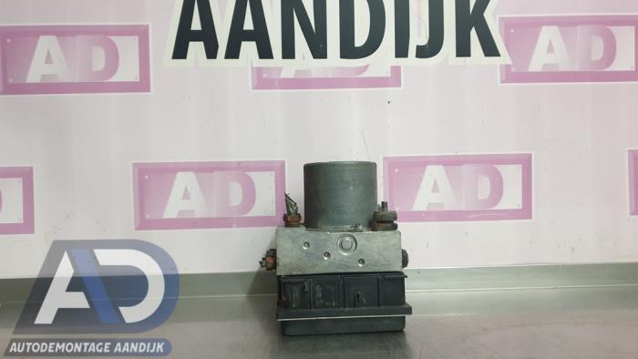Gebruikte ABS Pomp Toyota Corolla Verso (R10/11) 2.2 D-4D 16V Prijs € 74,99 Margeregeling aangeboden door Autodemontage Aandijk
