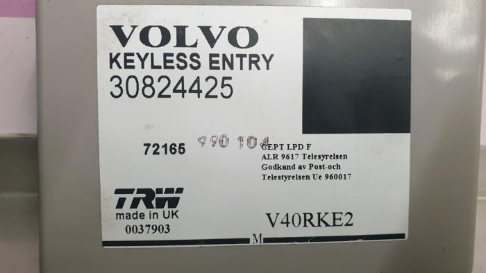 Module Centrale Deurvergrendeling van een Volvo V40 (VW) 1.8 16V 1999